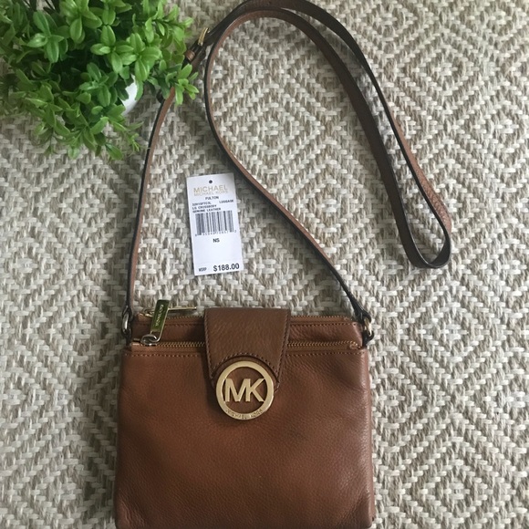 Michael Kors Handbags - Michael Kors Lg Fulton Crossbody